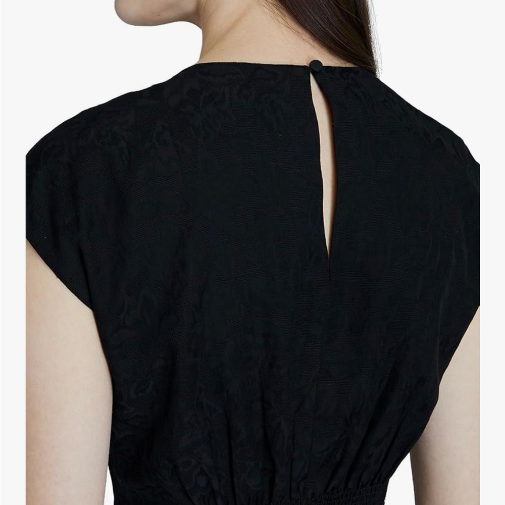 Elegant‎ Black Cut-Out Midi Dress - Picture 4 of 12